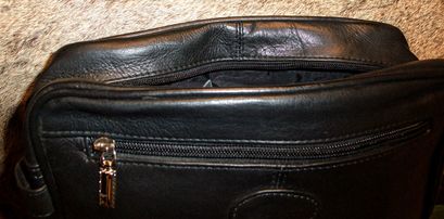 uploads/1642/2/leather toiletry bag 2.jpg